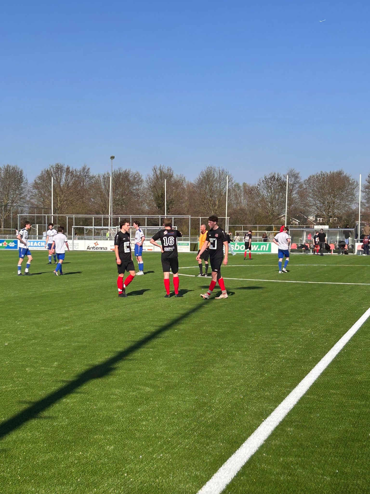 Kunstgrasveld Veld 1 is opgeleverd